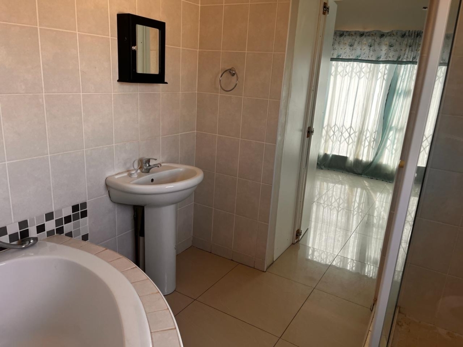 3 Bedroom Property for Sale in Kimdustria Northern Cape